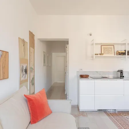 Appartement Iflat Lovely With View On Pope Window