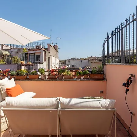 Apartment Iflat Lovely With View On Pope Window *