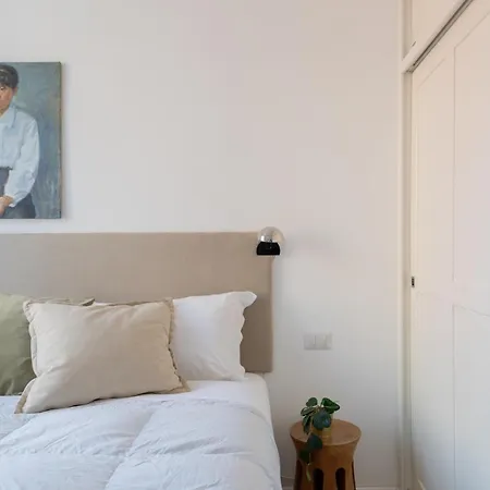 Iflat Lovely With View On Pope Window Apartment *