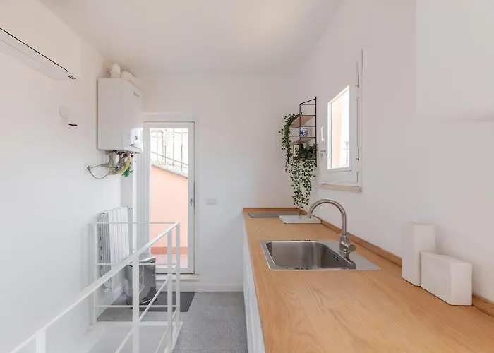 Iflat Lovely With View On Pope Window * Roma