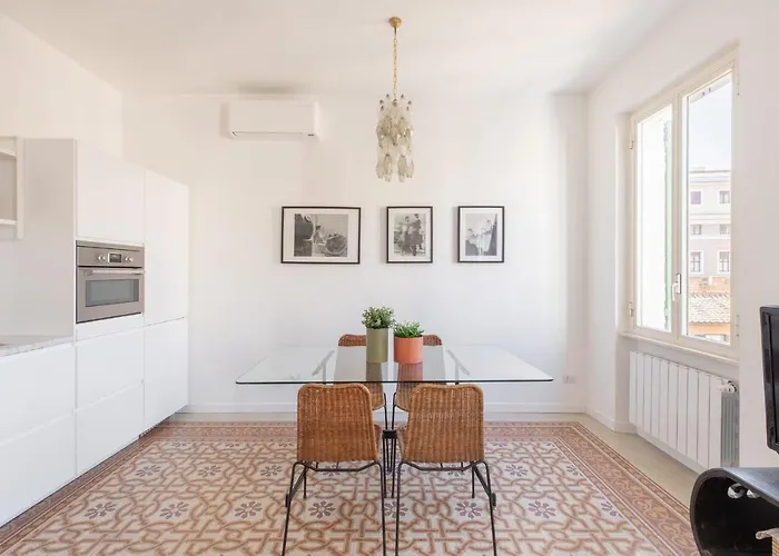 Iflat Lovely With View On Pope Window Apartamento