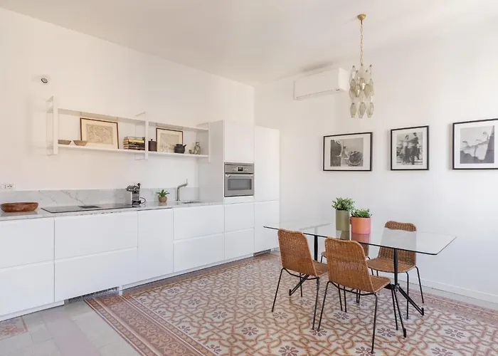 Iflat Lovely With View On Pope Window *